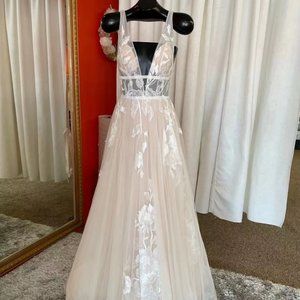 GALATEA/ WILLOWBY BY WATTERS/ SIZE8